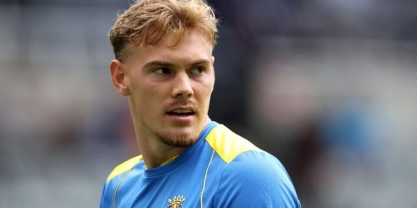 乐鱼-巴黎9次射门进5球！蓝军门将射正亡，恩佐怒摔皮球朝他大吼