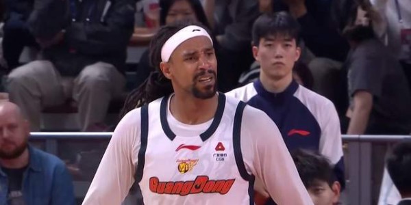 要更换外援吗？杜锋给出答案，广东在等一个人，萨林杰疑似被裁了